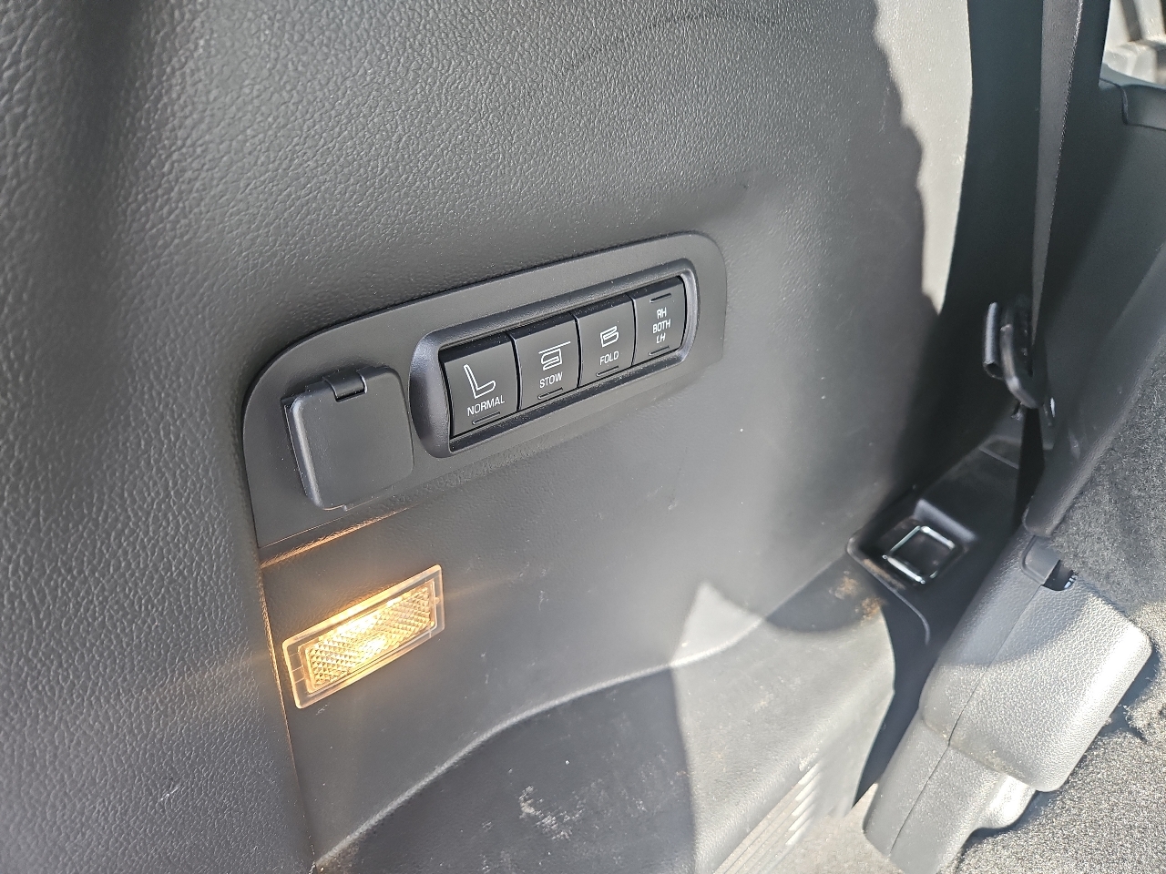 Ford Explorer 4WD 4dr Platinum 2016