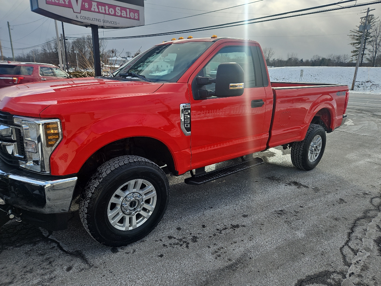 Ford Super Duty F-250 SRW XL 4WD Reg Cab 8' Box 2019