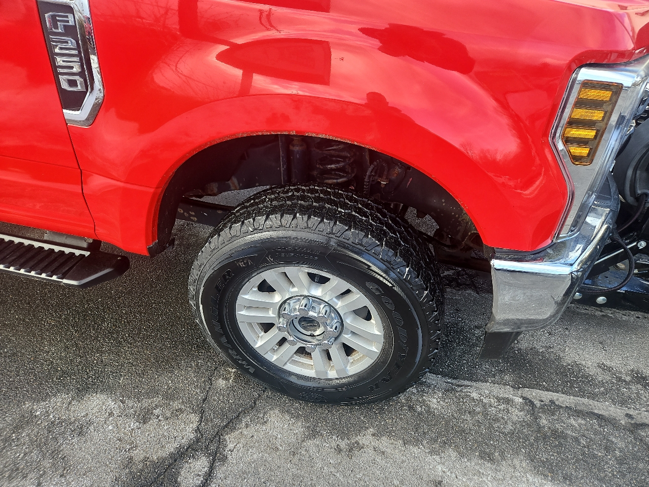 Ford Super Duty F-250 SRW XL 4WD Reg Cab 8' Box 2019