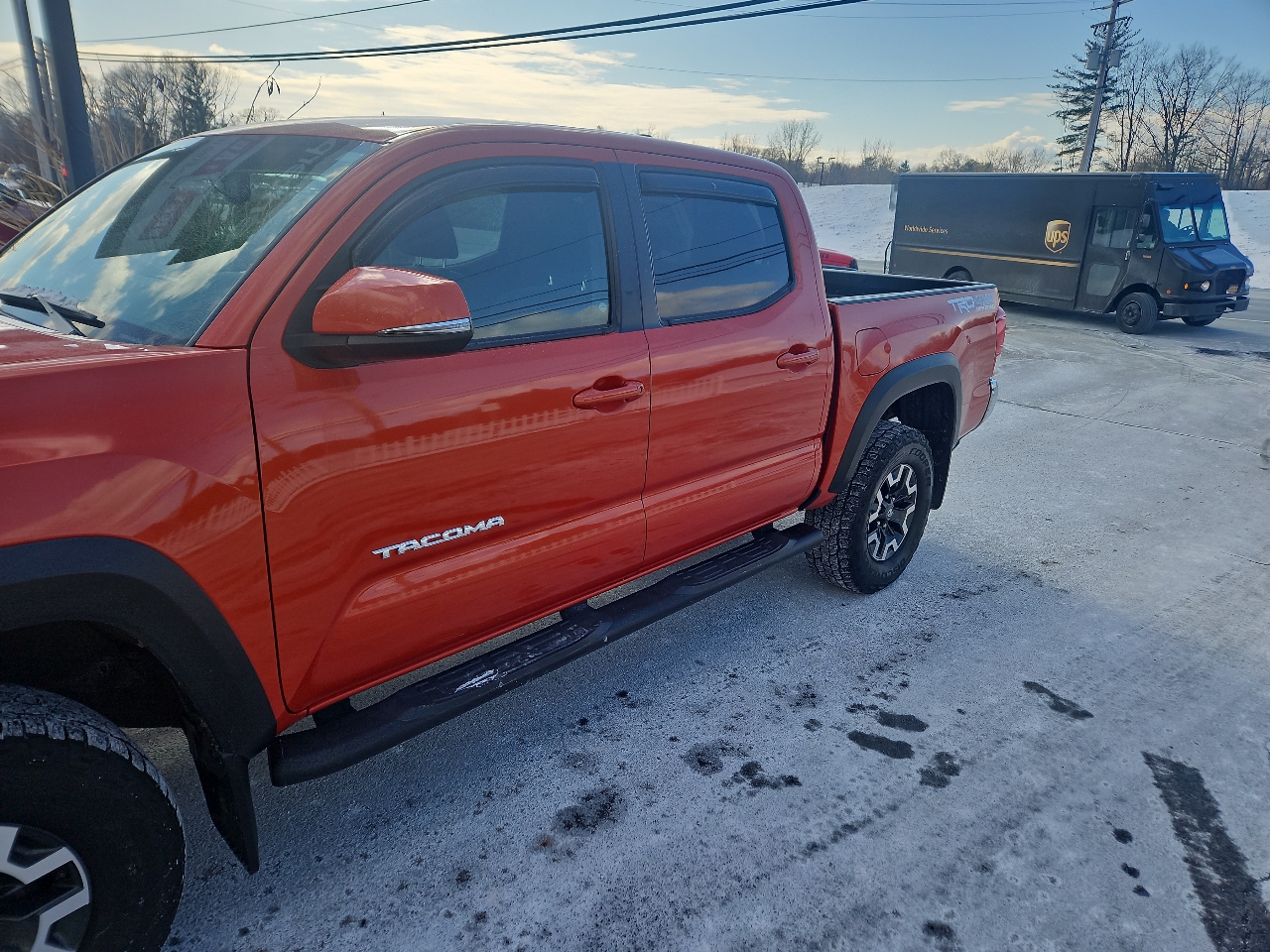 Toyota Tacoma TRD Off Road Double Cab 5' Bed V6 4x4 MT (Natl) 2017