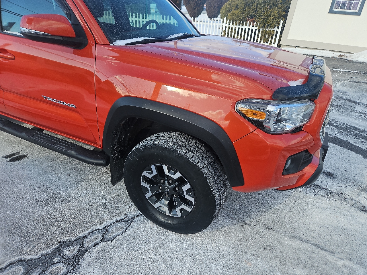 Toyota Tacoma TRD Off Road Double Cab 5' Bed V6 4x4 MT (Natl) 2017