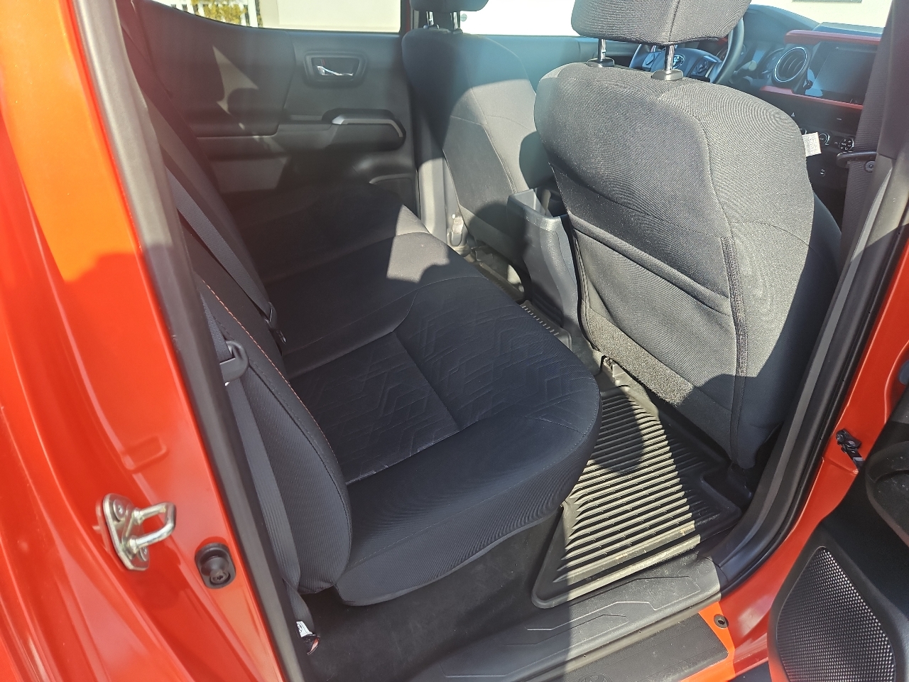 Toyota Tacoma TRD Off Road Double Cab 5' Bed V6 4x4 MT (Natl) 2017