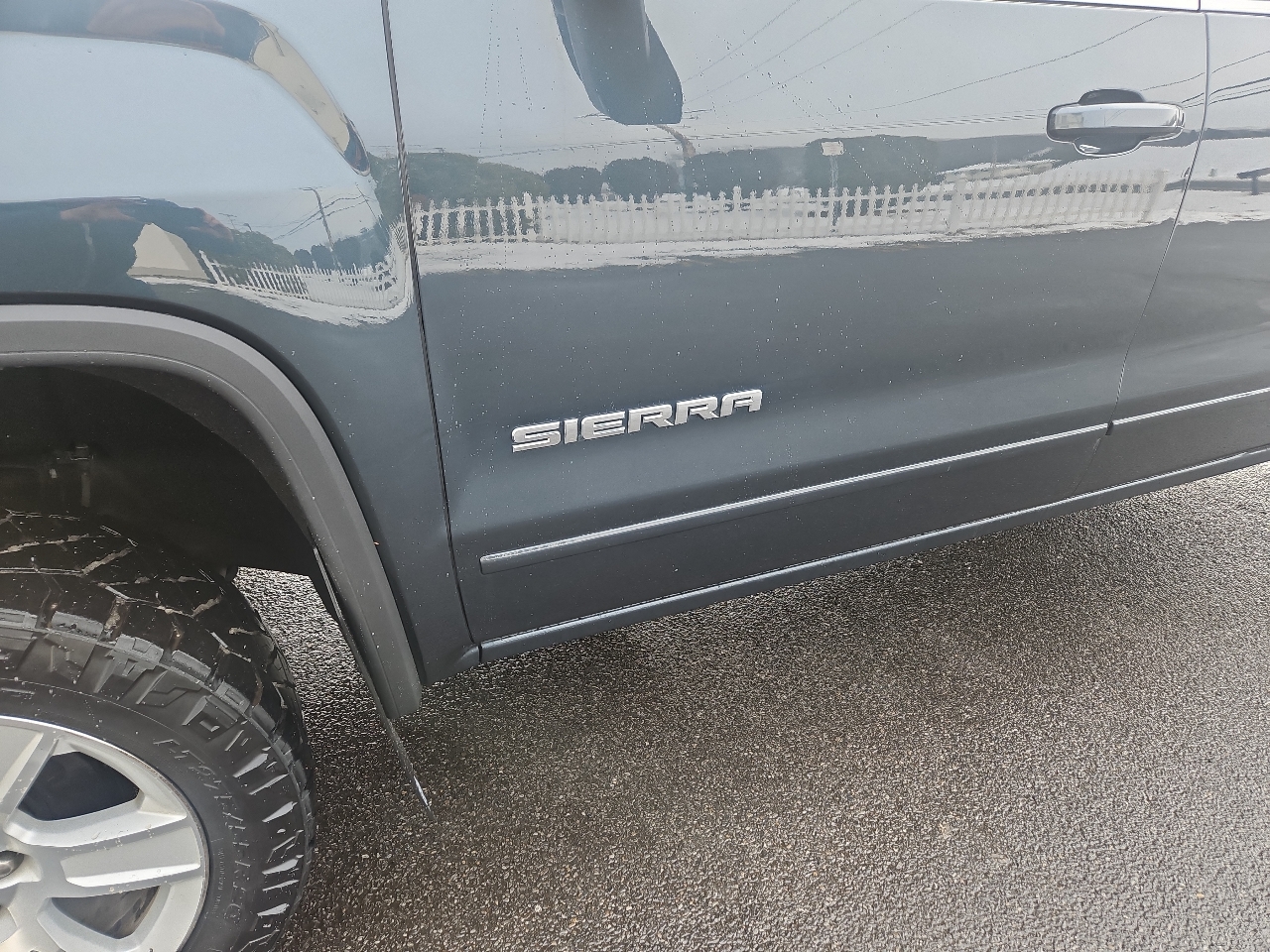 GMC Sierra 1500 4WD Double Cab 143.5" SLE 2017