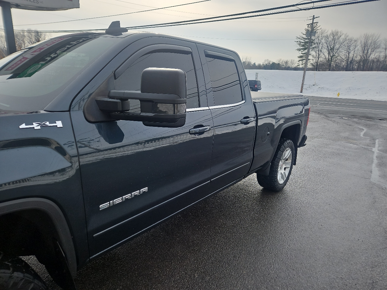 GMC Sierra 1500 4WD Double Cab 143.5" SLE 2017