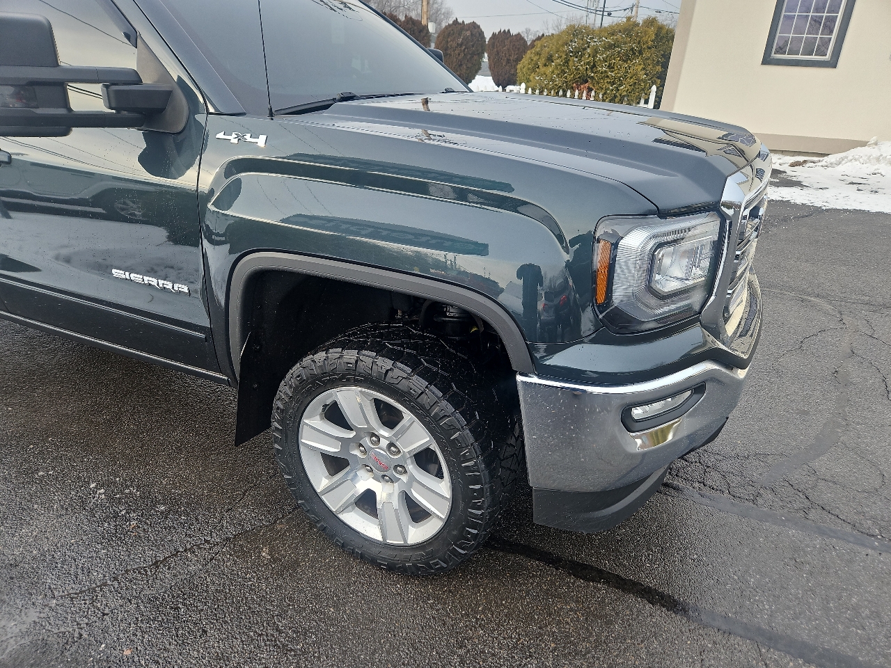 GMC Sierra 1500 4WD Double Cab 143.5" SLE 2017