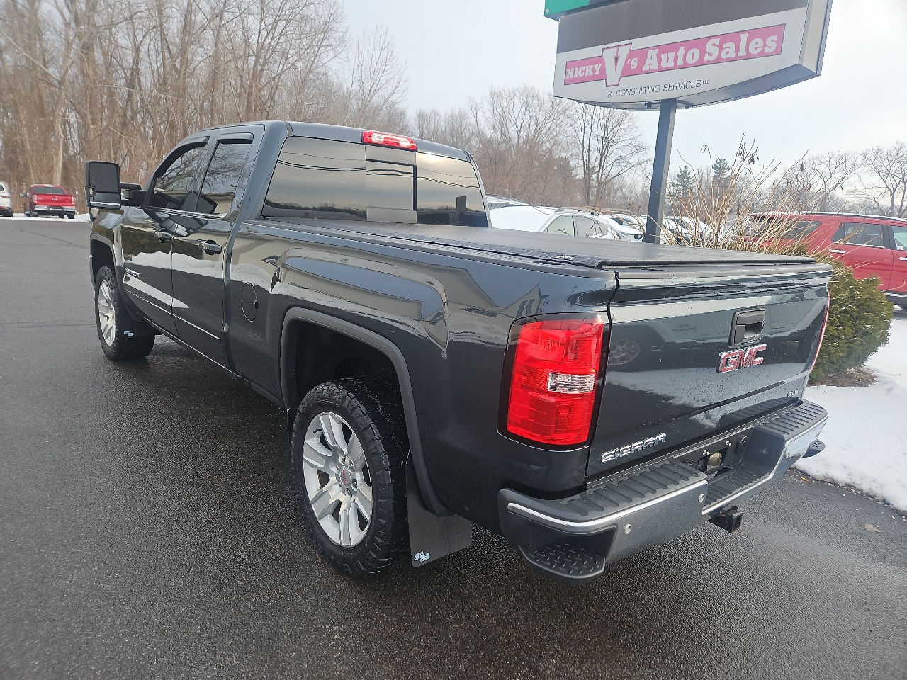 GMC Sierra 1500 4WD Double Cab 143.5" SLE 2017