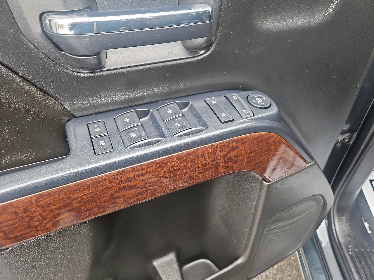 GMC Sierra 1500 4WD Double Cab 143.5" SLE 2017