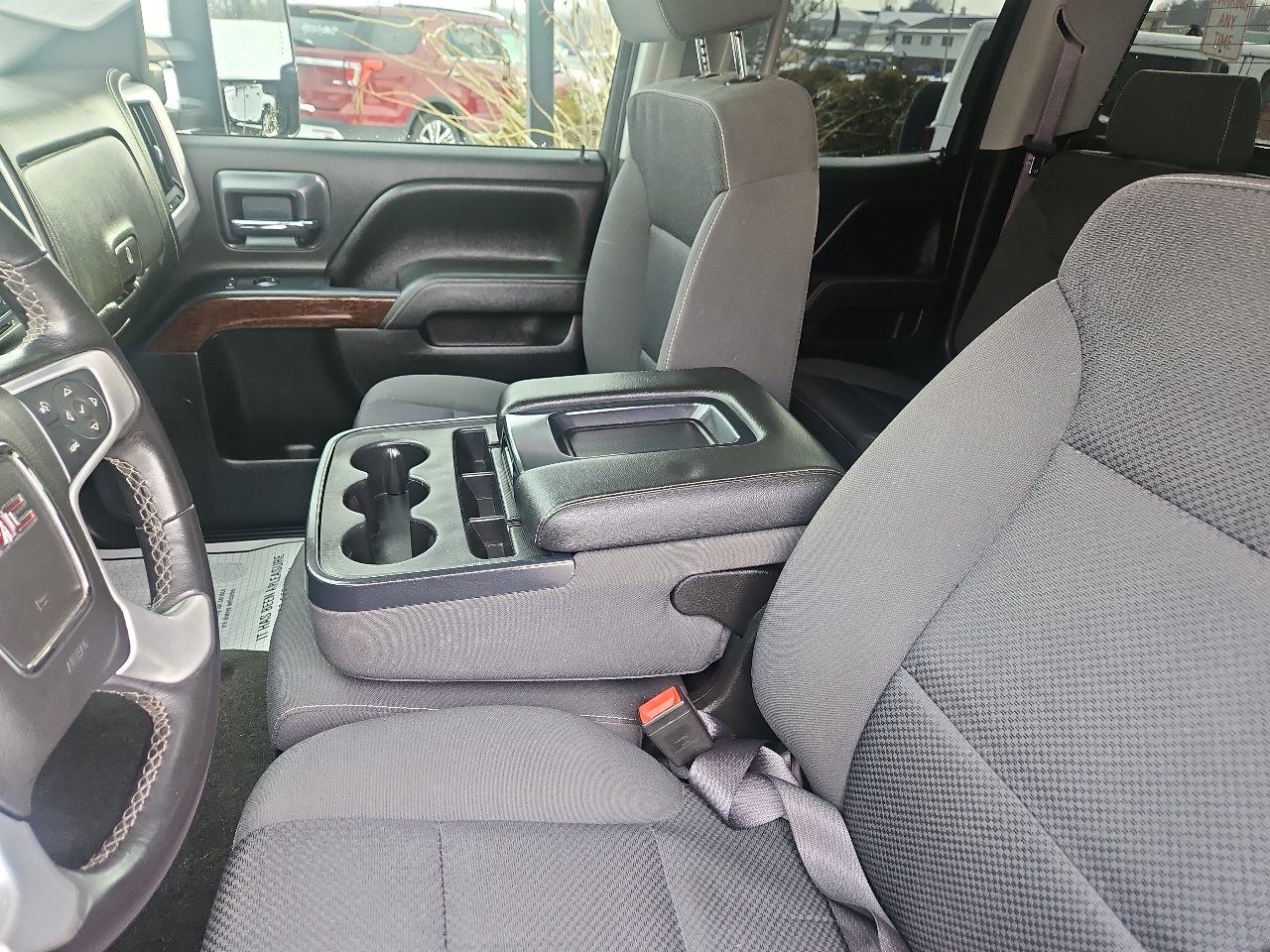 GMC Sierra 1500 4WD Double Cab 143.5" SLE 2017