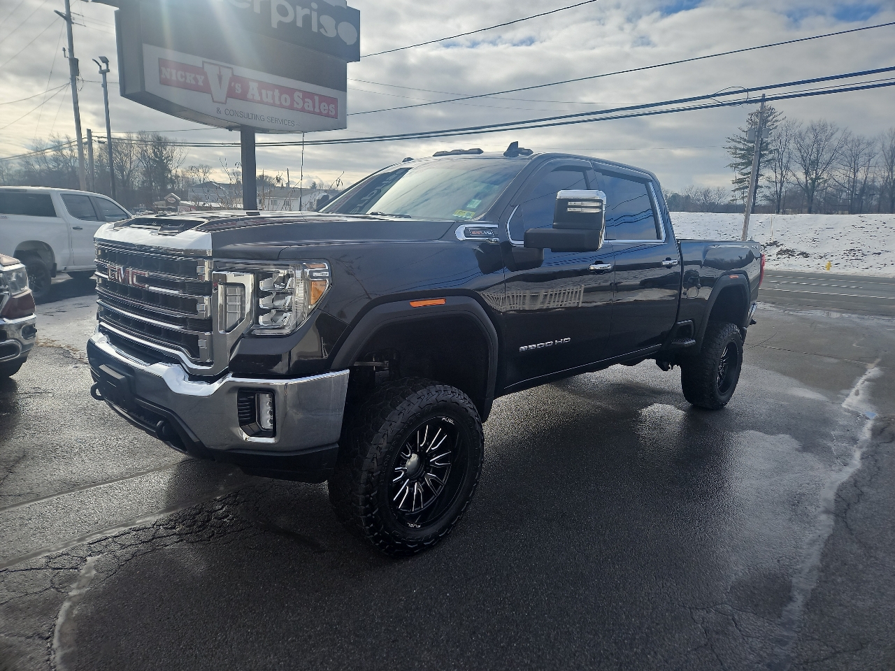 GMC Sierra 2500HD 4WD Crew Cab 159" SLT 2023