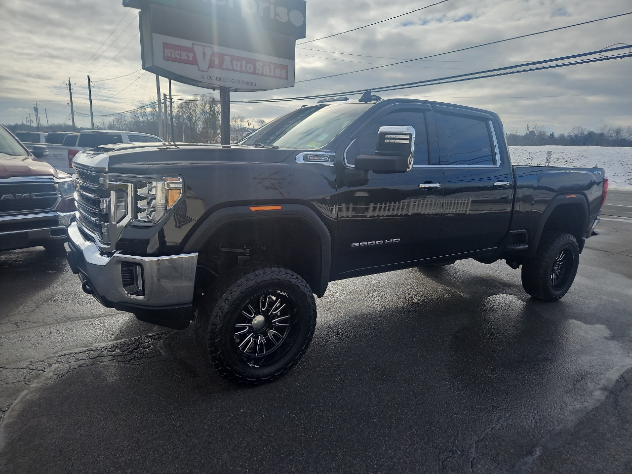 GMC Sierra 2500HD 4WD Crew Cab 159" SLT 2023