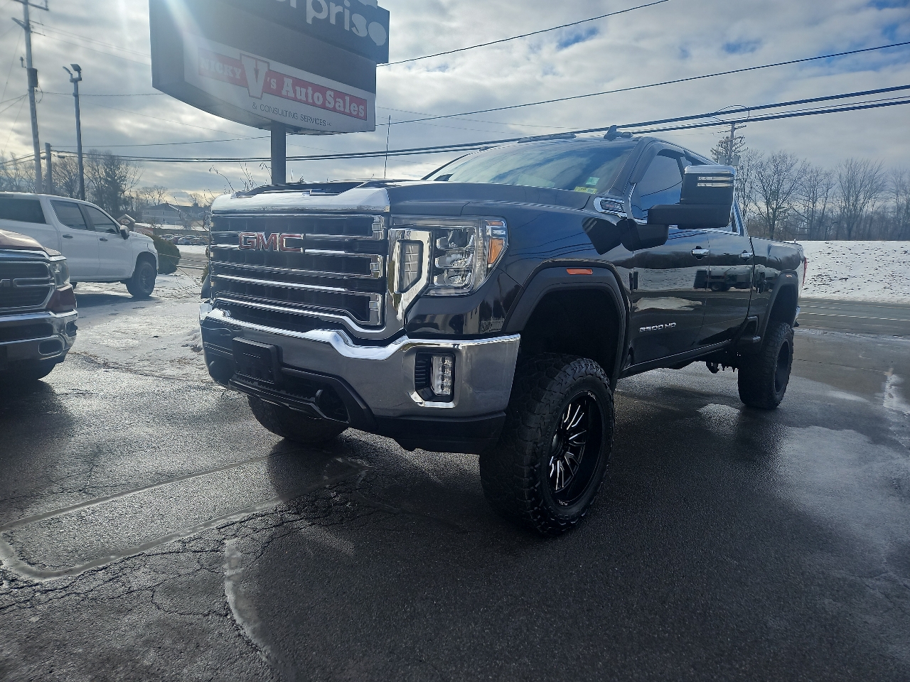 GMC Sierra 2500HD 4WD Crew Cab 159" SLT 2023