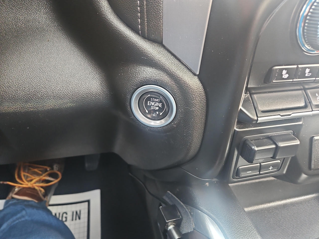 GMC Sierra 2500HD 4WD Crew Cab 159" SLT 2023