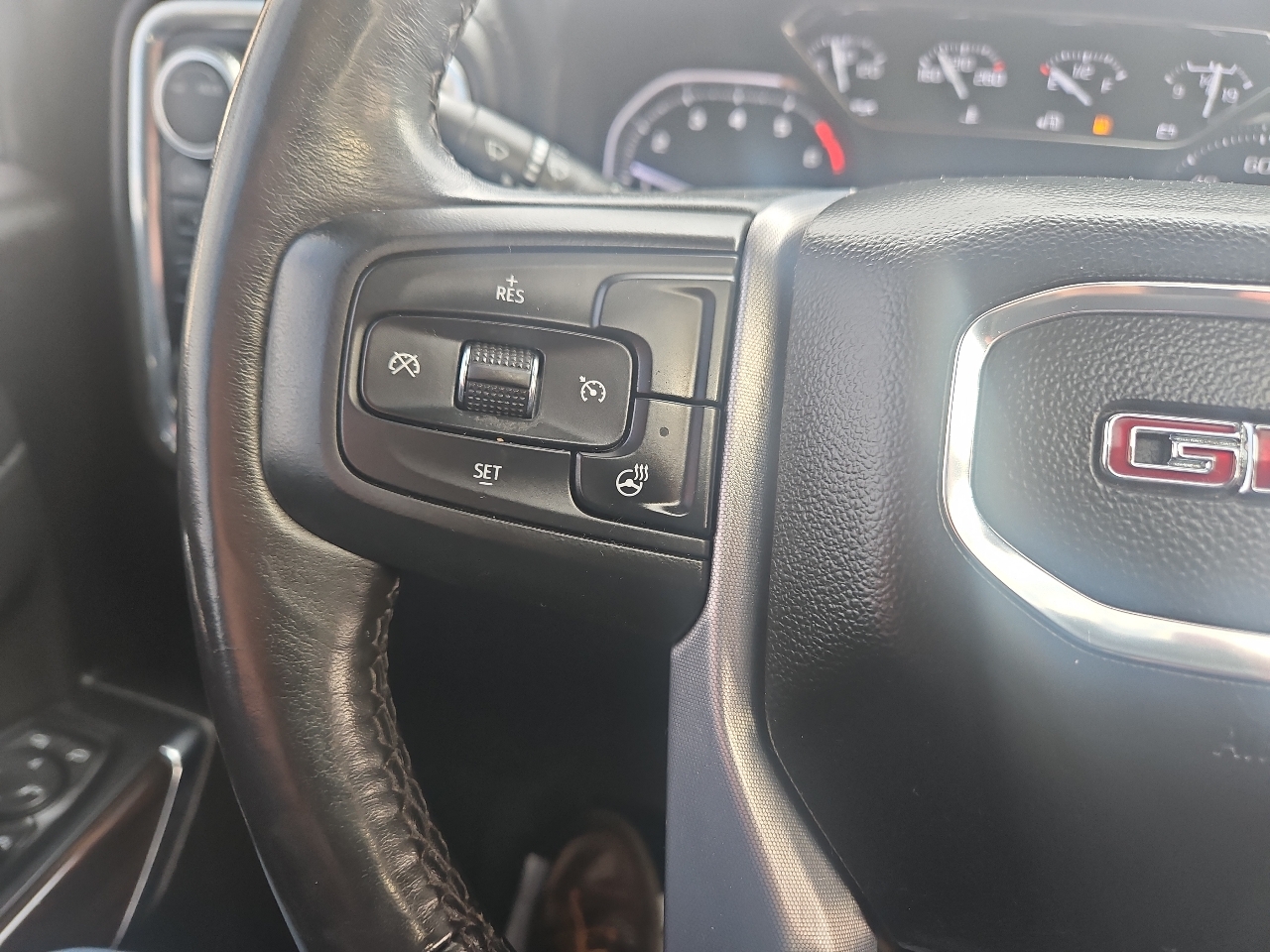 GMC Sierra 2500HD 4WD Crew Cab 159" SLT 2023