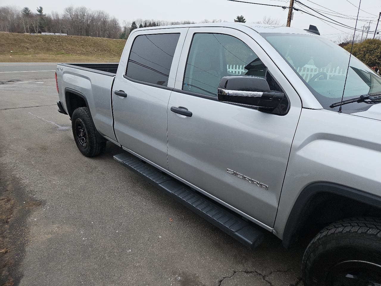 GMC Sierra 1500 4WD Crew Cab 143.5" 2015