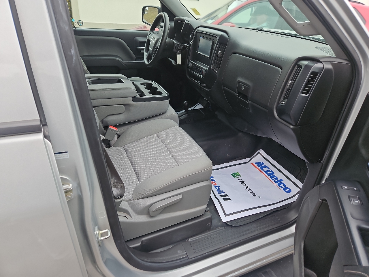 GMC Sierra 1500 4WD Crew Cab 143.5" 2015