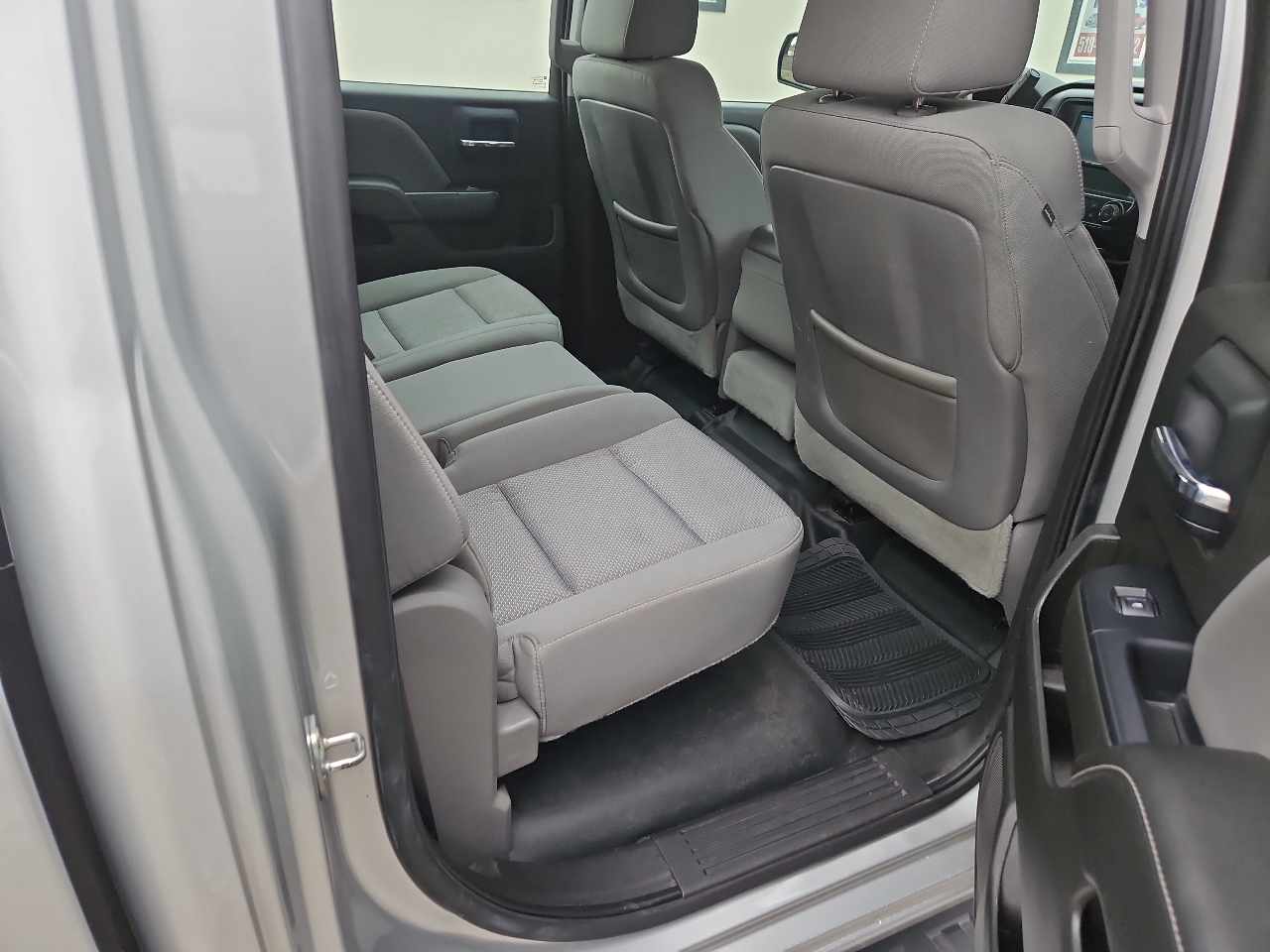 GMC Sierra 1500 4WD Crew Cab 143.5" 2015