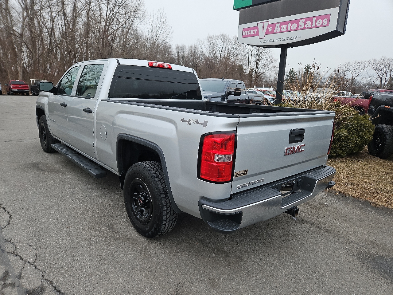 GMC Sierra 1500 4WD Crew Cab 143.5" 2015