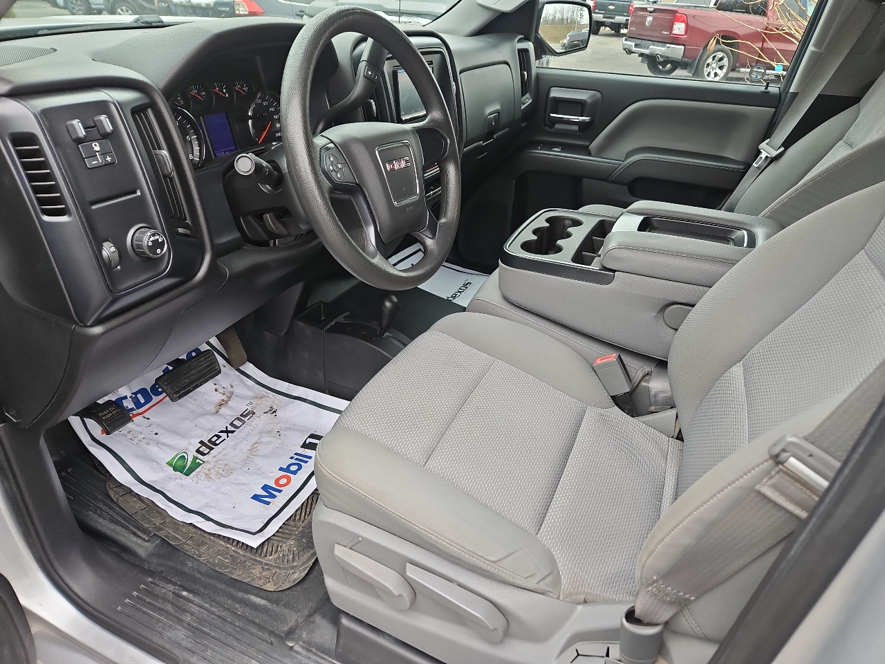 GMC Sierra 1500 4WD Crew Cab 143.5" 2015