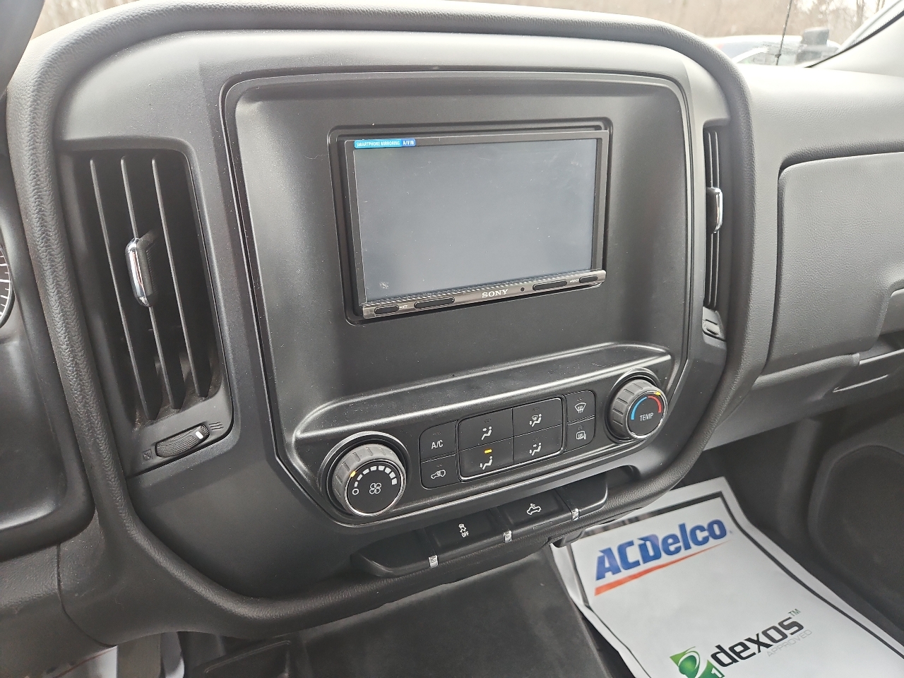 GMC Sierra 1500 4WD Crew Cab 143.5" 2015