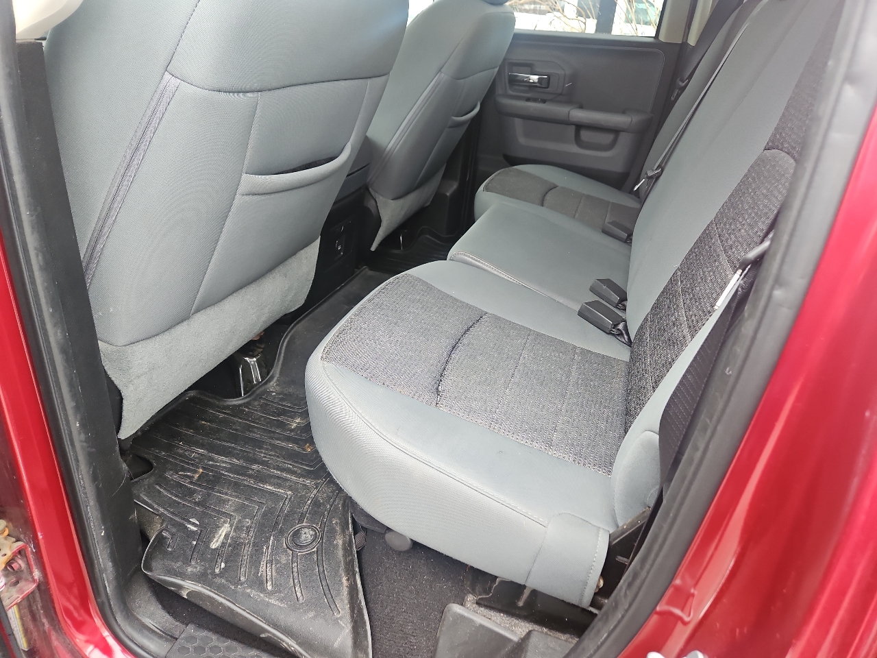 RAM 1500 4WD Quad Cab 140.5" Big Horn 2013