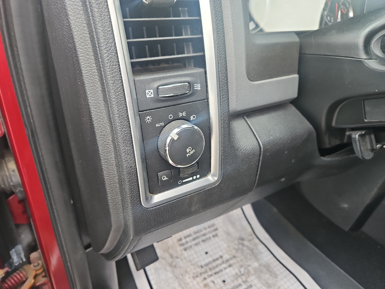 RAM 1500 4WD Quad Cab 140.5" Big Horn 2013