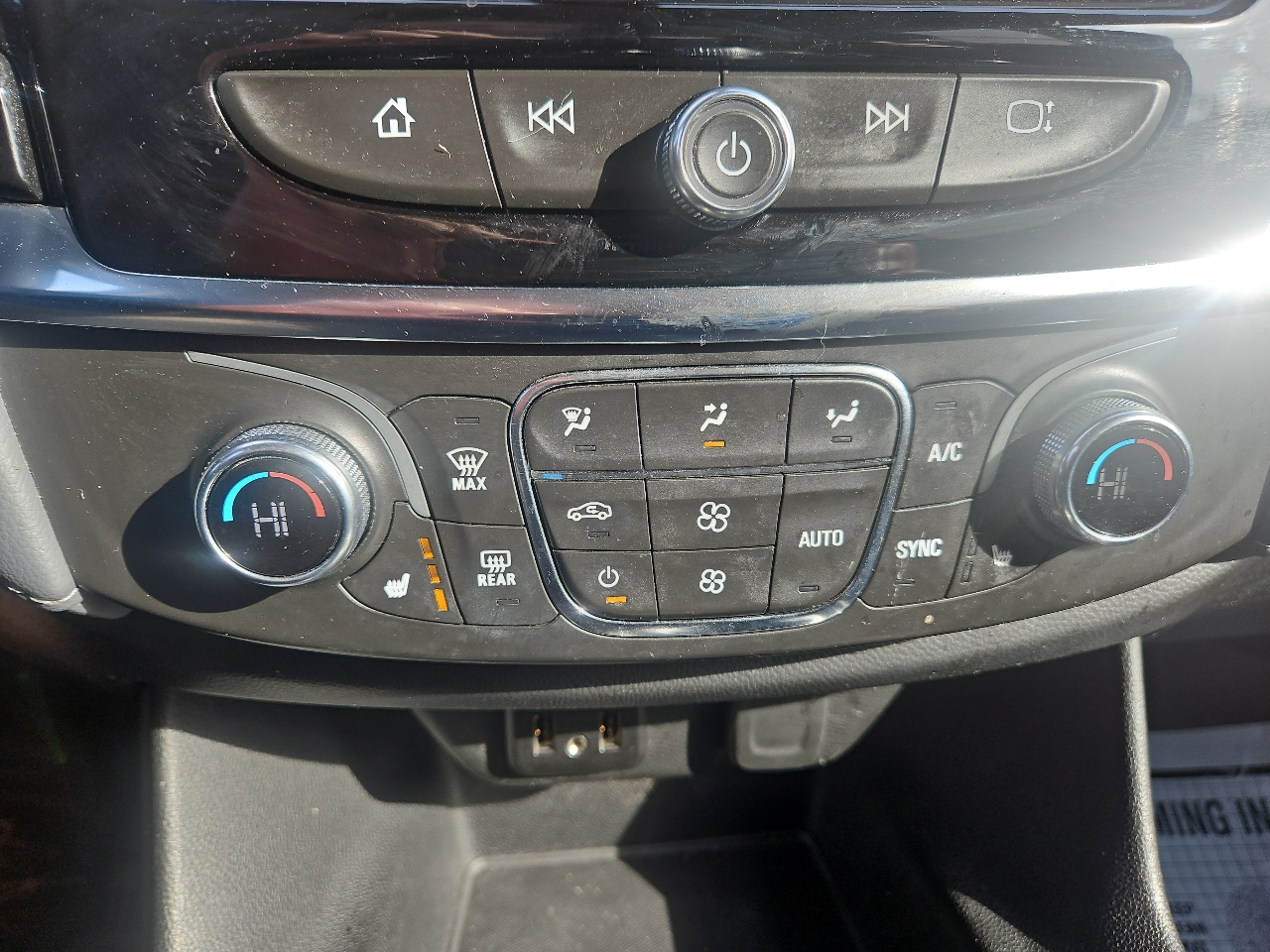 Chevrolet Traverse AWD 4dr LT Leather 2021