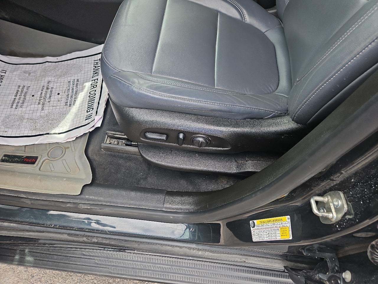 Chevrolet Traverse AWD 4dr LT Leather 2021