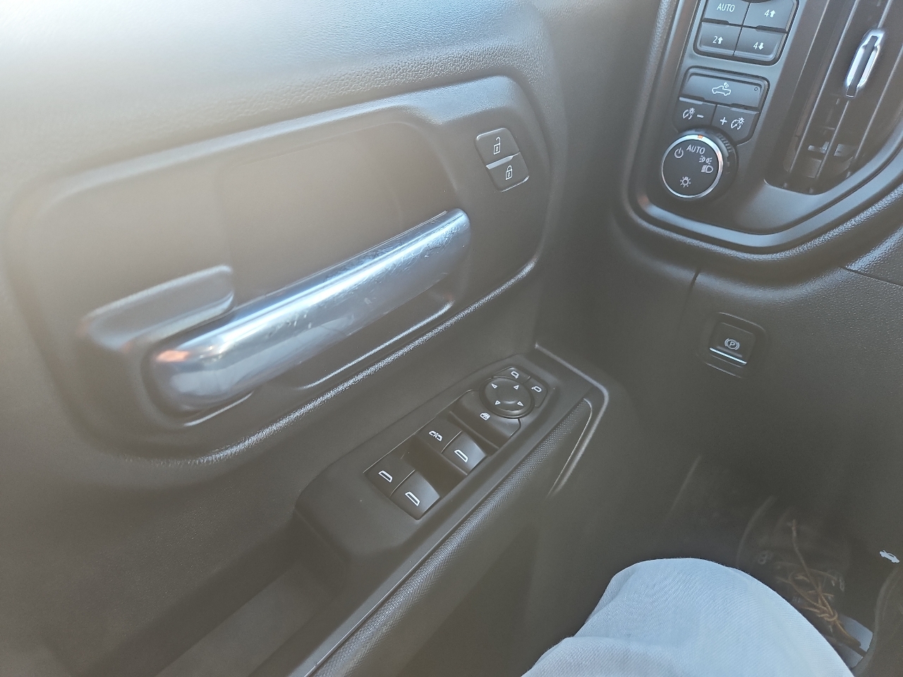 Chevrolet Silverado 1500 4WD Double Cab 147" Custom Trail Boss 2020