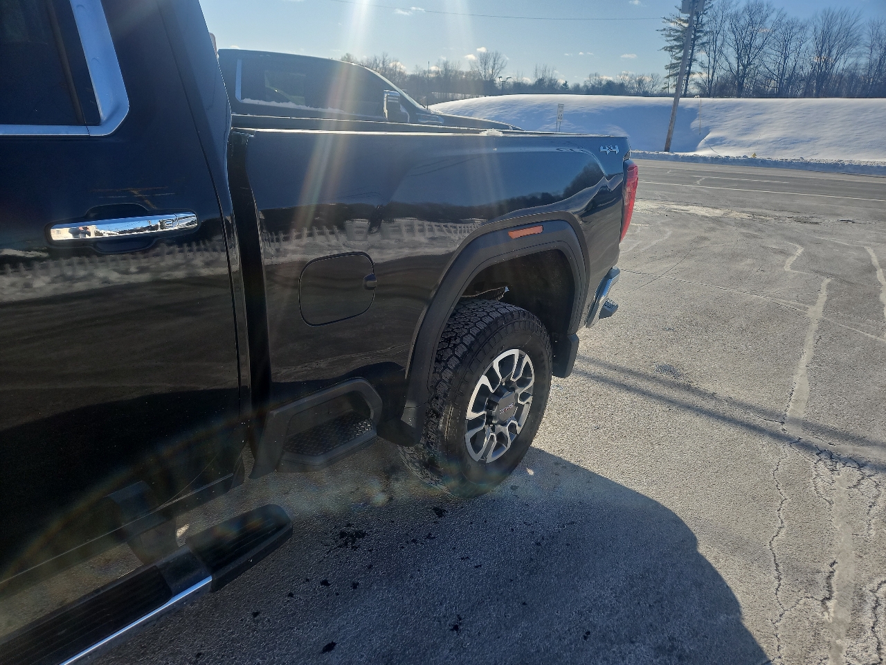 GMC Sierra 2500HD 4WD Crew Cab 159" SLT 2022