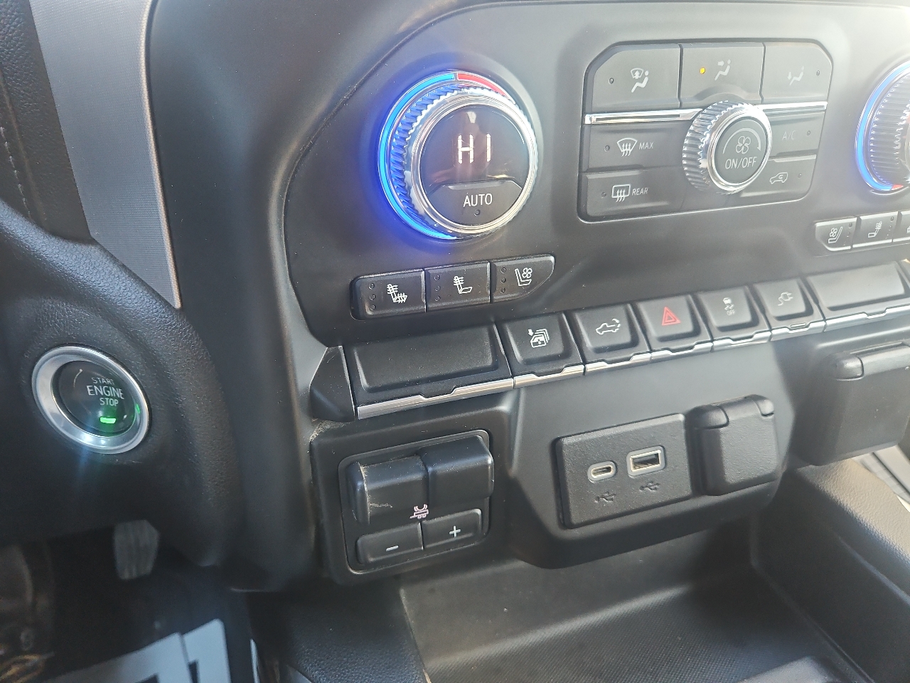 GMC Sierra 2500HD 4WD Crew Cab 159" SLT 2022