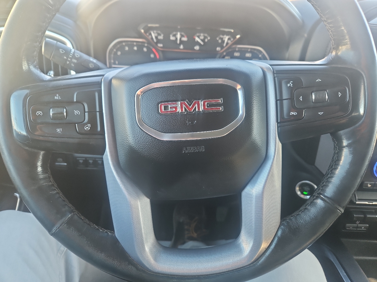 GMC Sierra 2500HD 4WD Crew Cab 159" SLT 2022