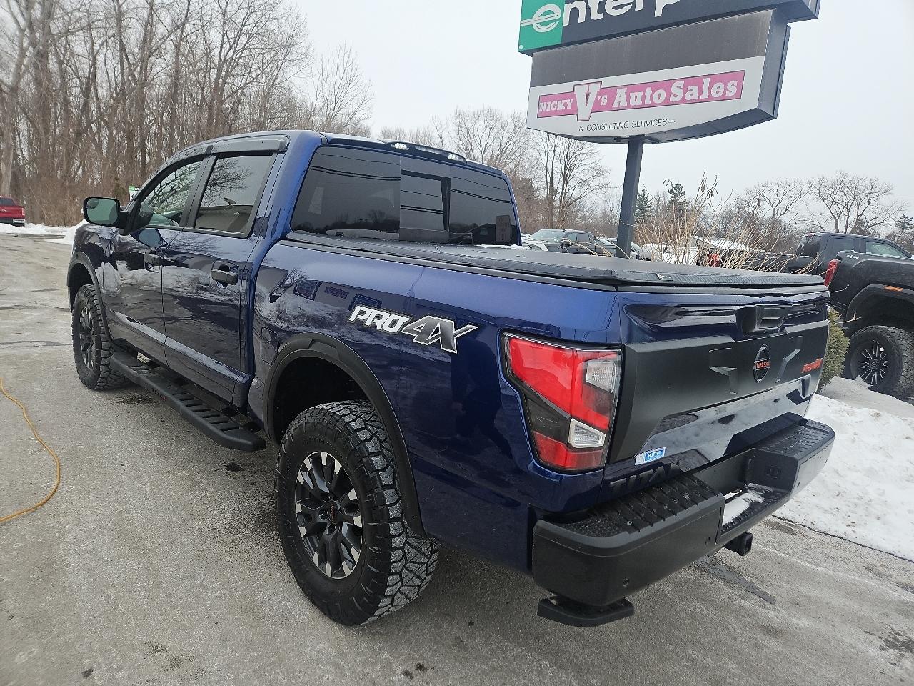 Nissan Titan 4x4 Crew Cab PRO-4X 2021