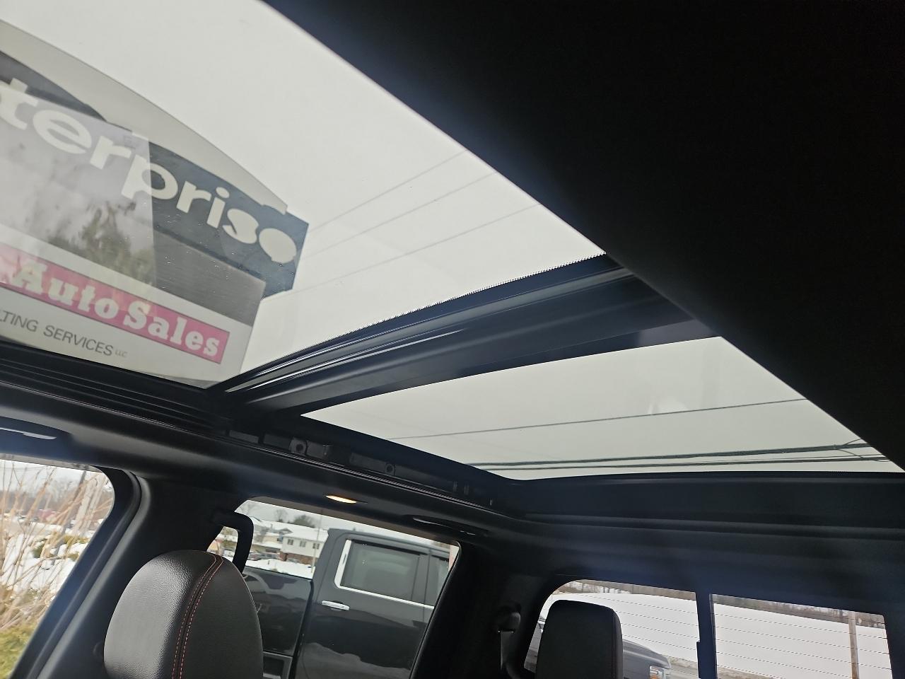 Nissan Titan 4x4 Crew Cab PRO-4X 2021