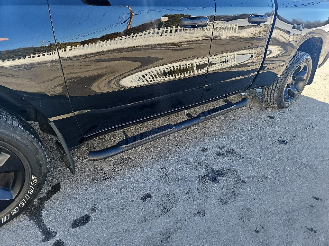 RAM 1500 Tradesman 4x4 Quad Cab 6'4" Box 2023