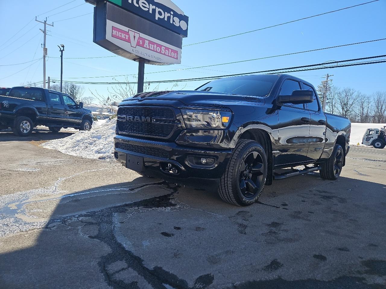 RAM 1500 Tradesman 4x4 Quad Cab 6'4" Box 2023