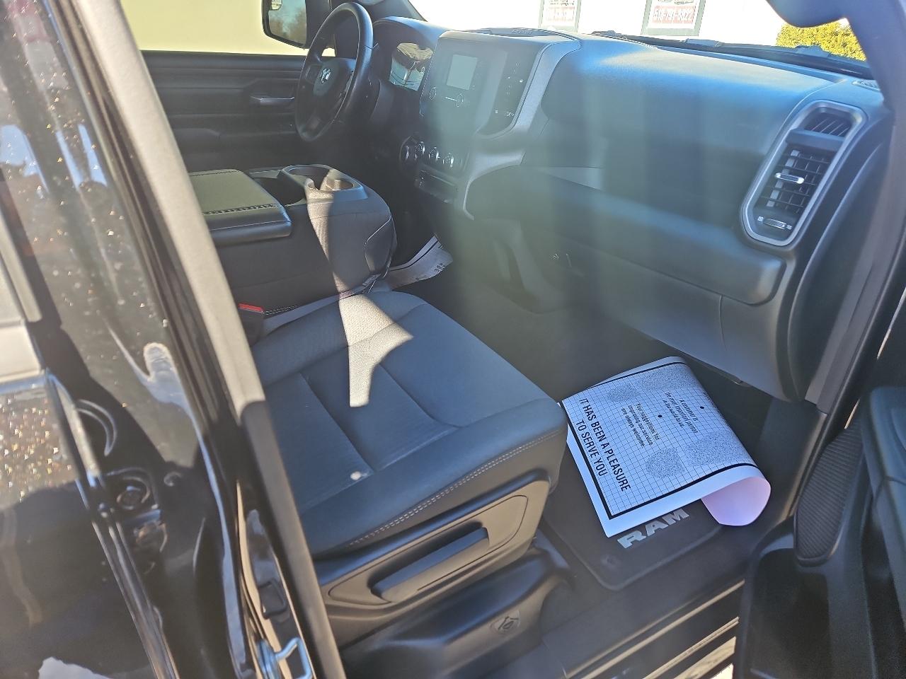 RAM 1500 Tradesman 4x4 Quad Cab 6'4" Box 2023