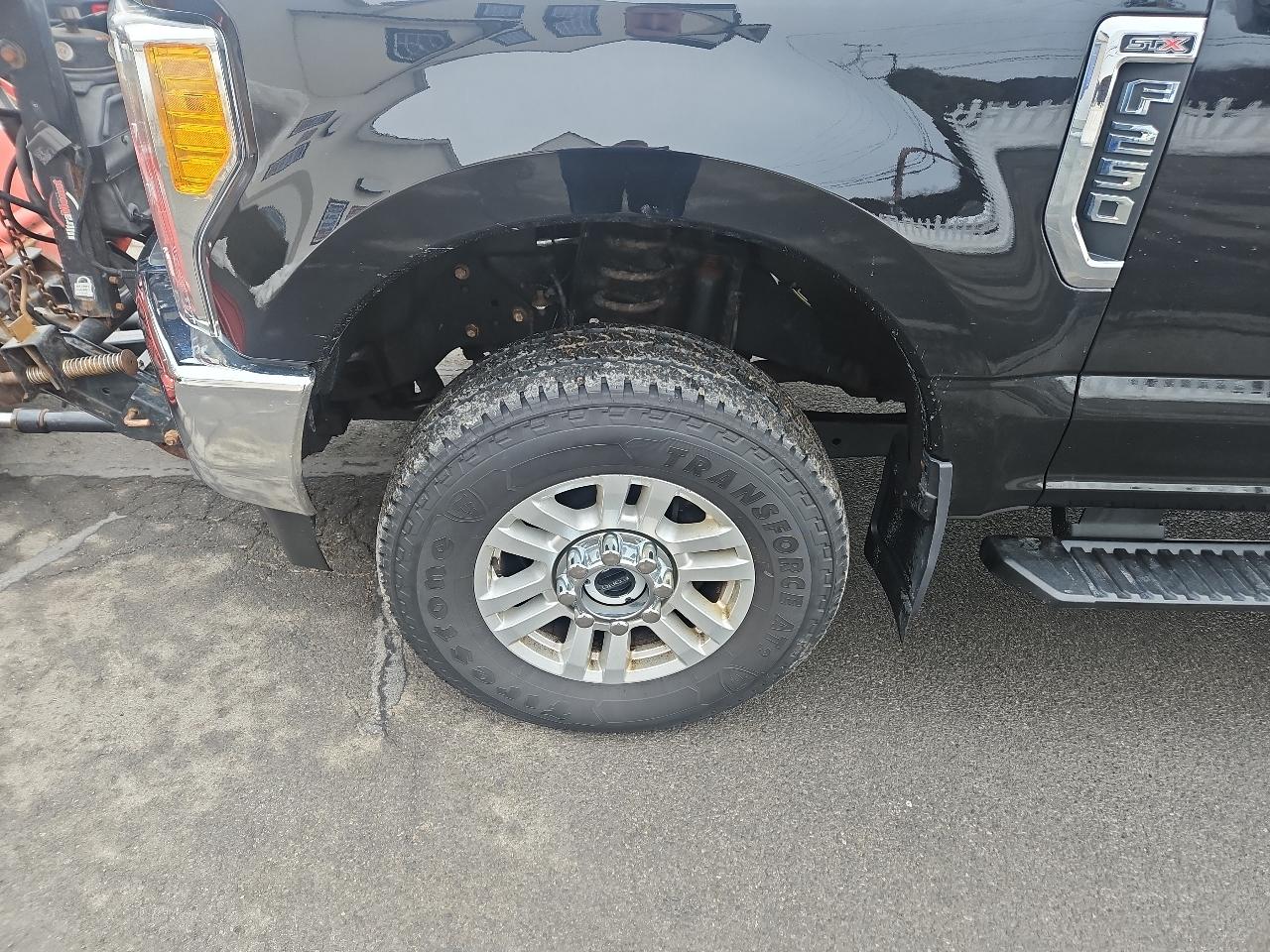 Ford Super Duty F-250 SRW XLT 4WD SuperCab 6.75' Box 2017