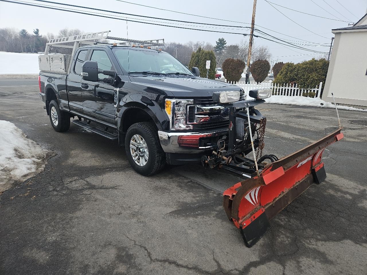 Ford Super Duty F-250 SRW XLT 4WD SuperCab 6.75' Box 2017