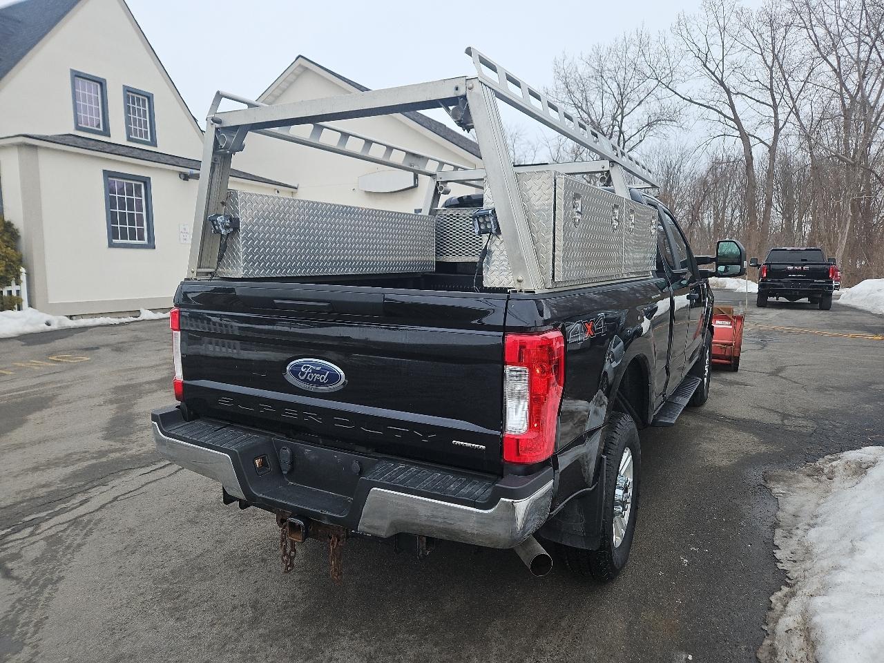 Ford Super Duty F-250 SRW XLT 4WD SuperCab 6.75' Box 2017