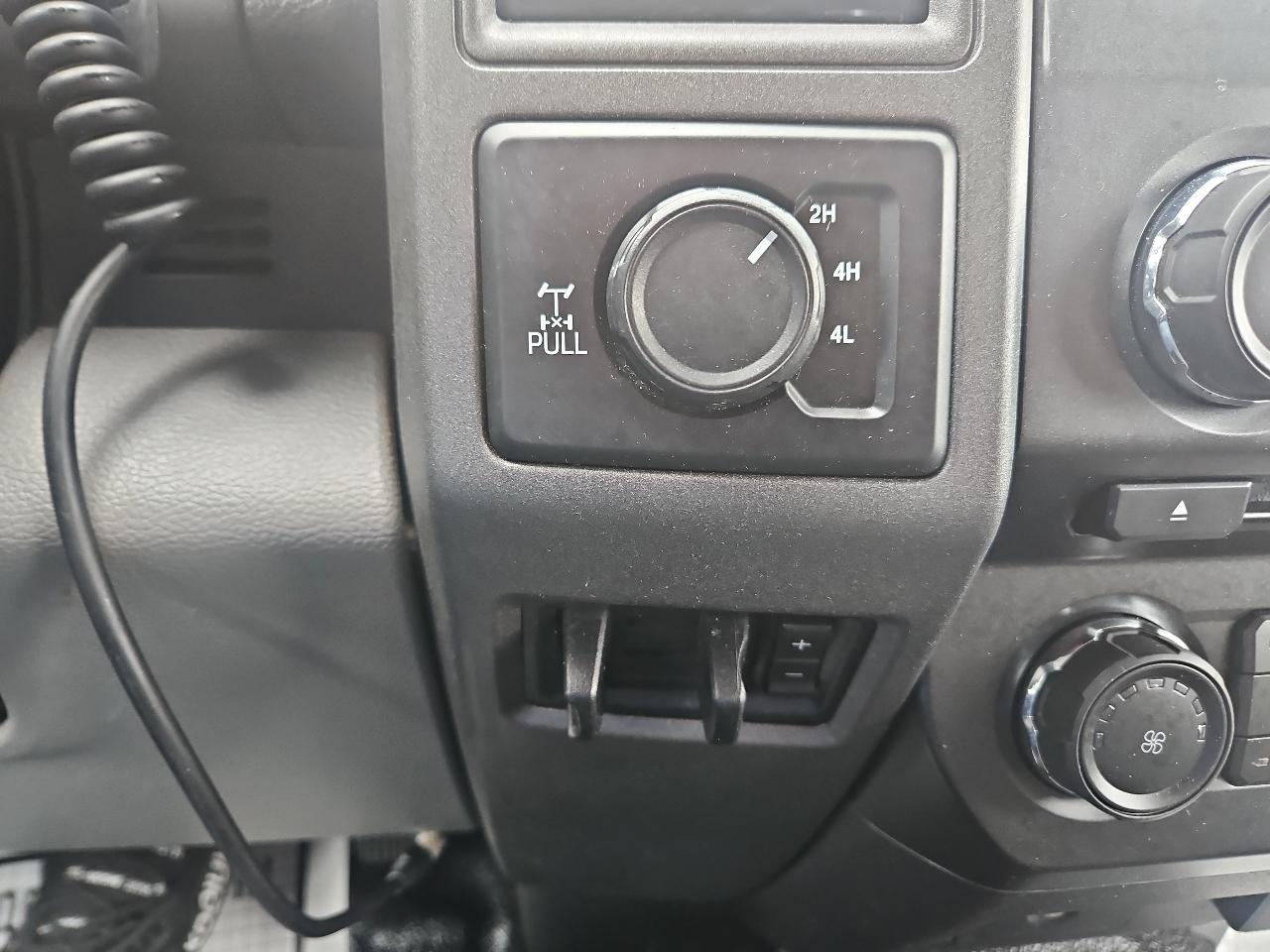 Ford Super Duty F-250 SRW XLT 4WD SuperCab 6.75' Box 2017