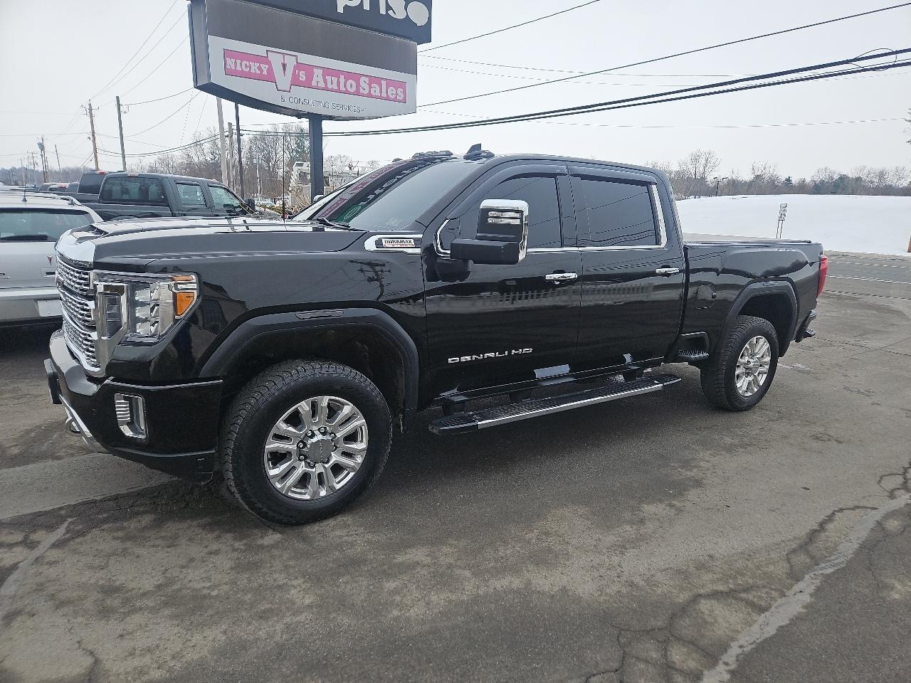 GMC Sierra 2500HD 4WD Crew Cab 159" Denali 2022