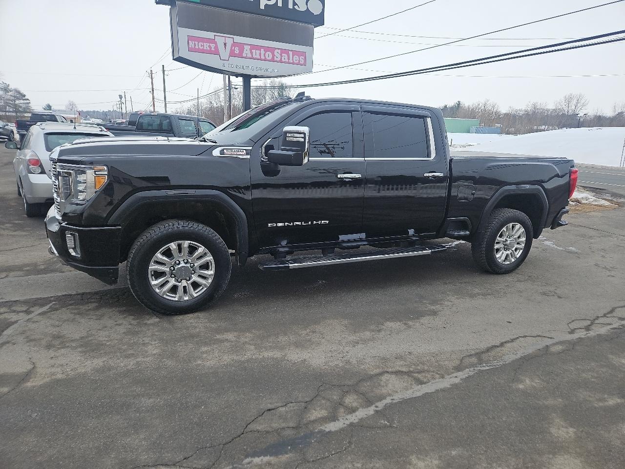 GMC Sierra 2500HD 4WD Crew Cab 159" Denali 2022