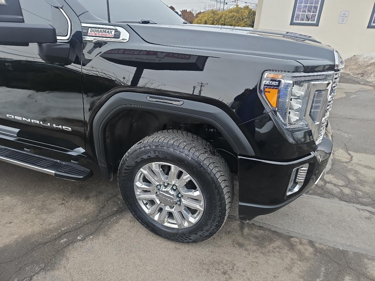 GMC Sierra 2500HD 4WD Crew Cab 159" Denali 2022