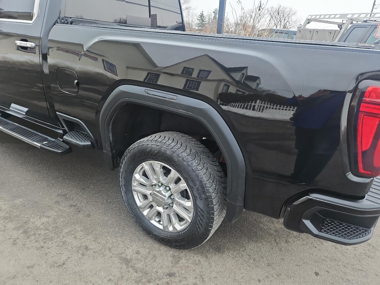 GMC Sierra 2500HD 4WD Crew Cab 159" Denali 2022