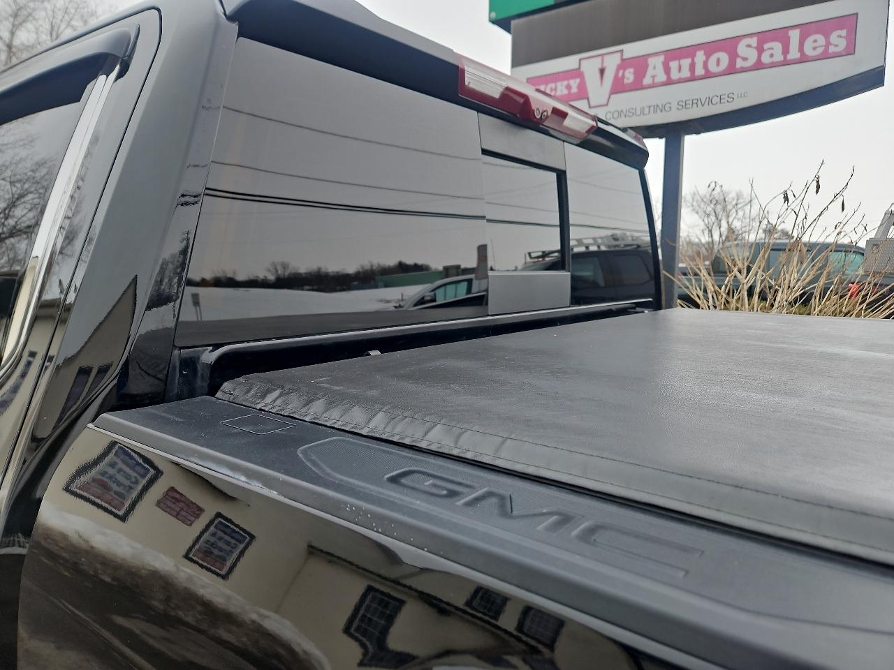 GMC Sierra 2500HD 4WD Crew Cab 159" Denali 2022