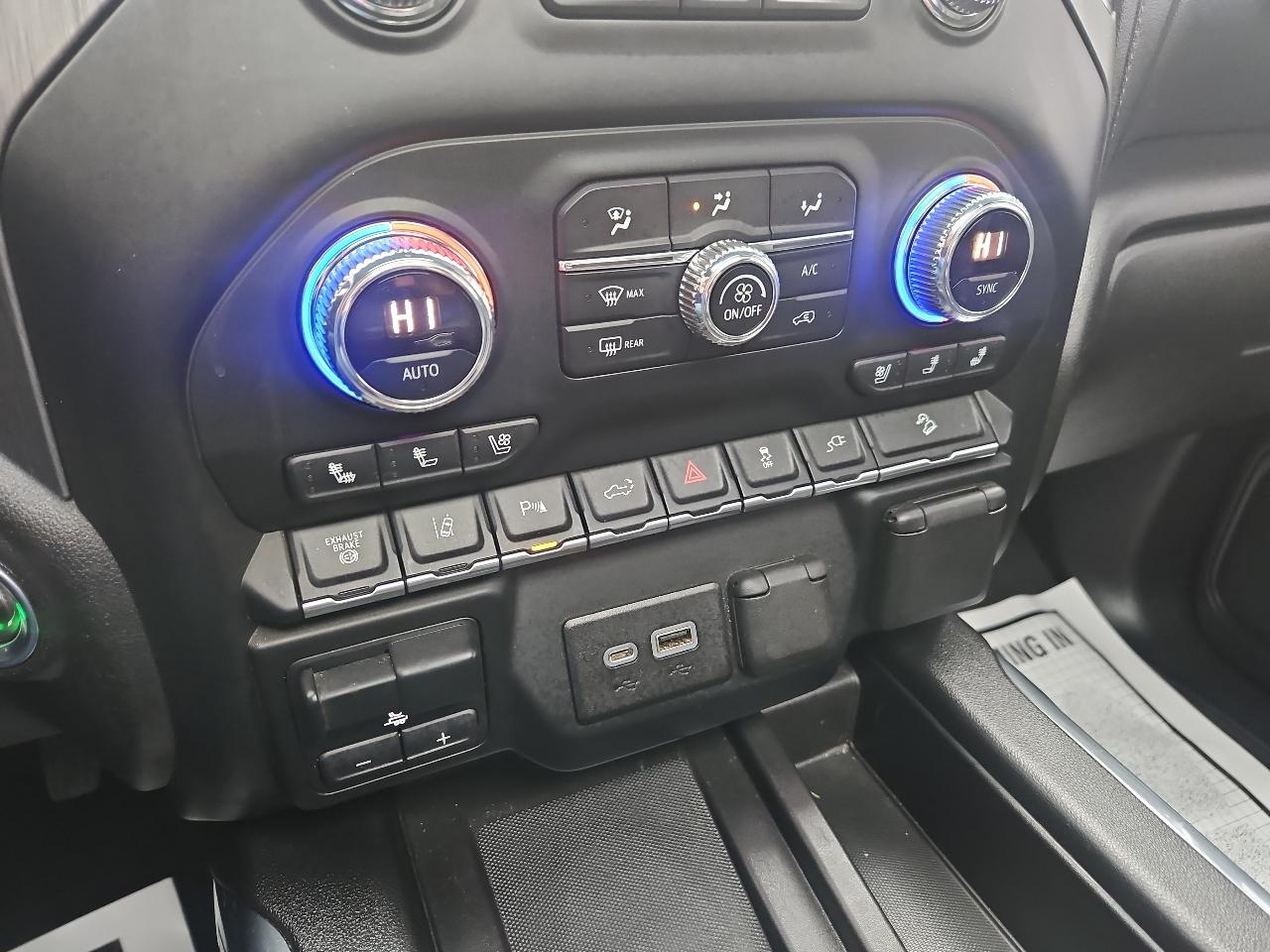 GMC Sierra 2500HD 4WD Crew Cab 159" Denali 2022