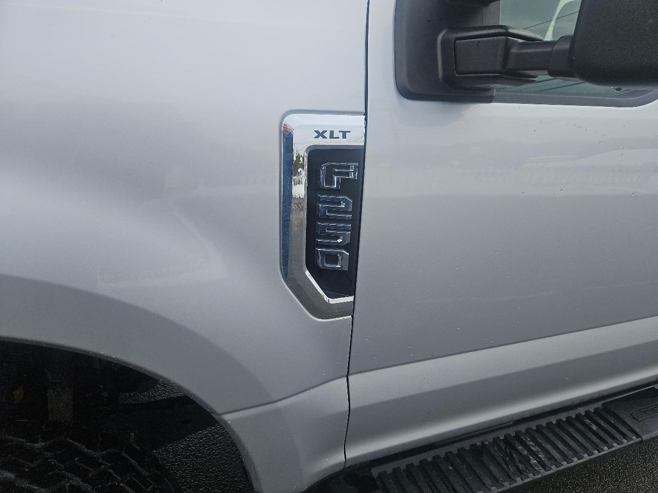 Ford Super Duty F-250 SRW XLT 4WD SuperCab 6.75' Box 2017