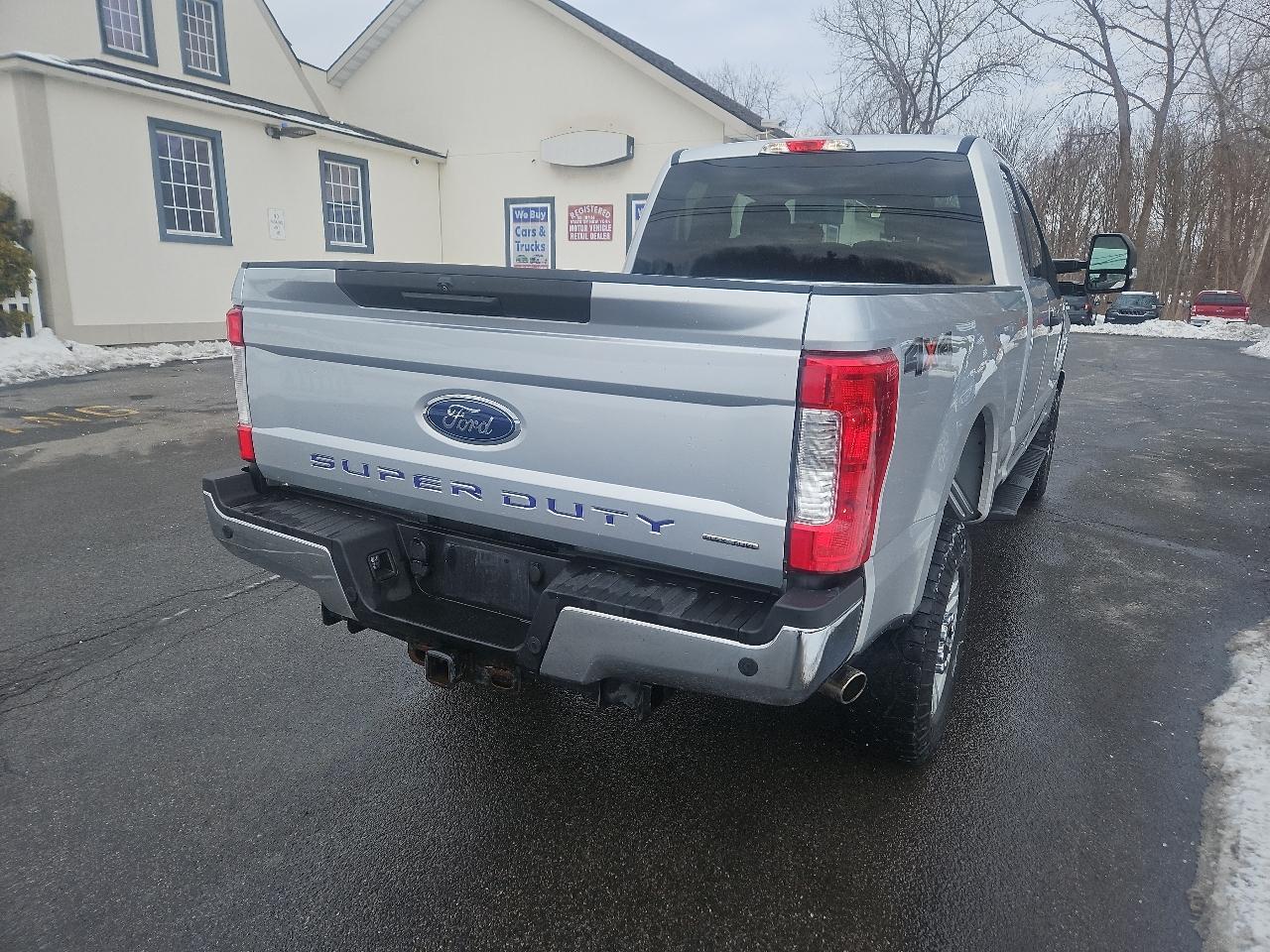 Ford Super Duty F-250 SRW XLT 4WD SuperCab 6.75' Box 2017