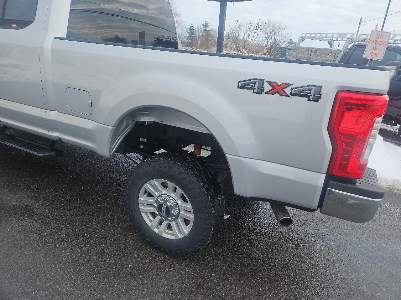 Ford Super Duty F-250 SRW XLT 4WD SuperCab 6.75' Box 2017