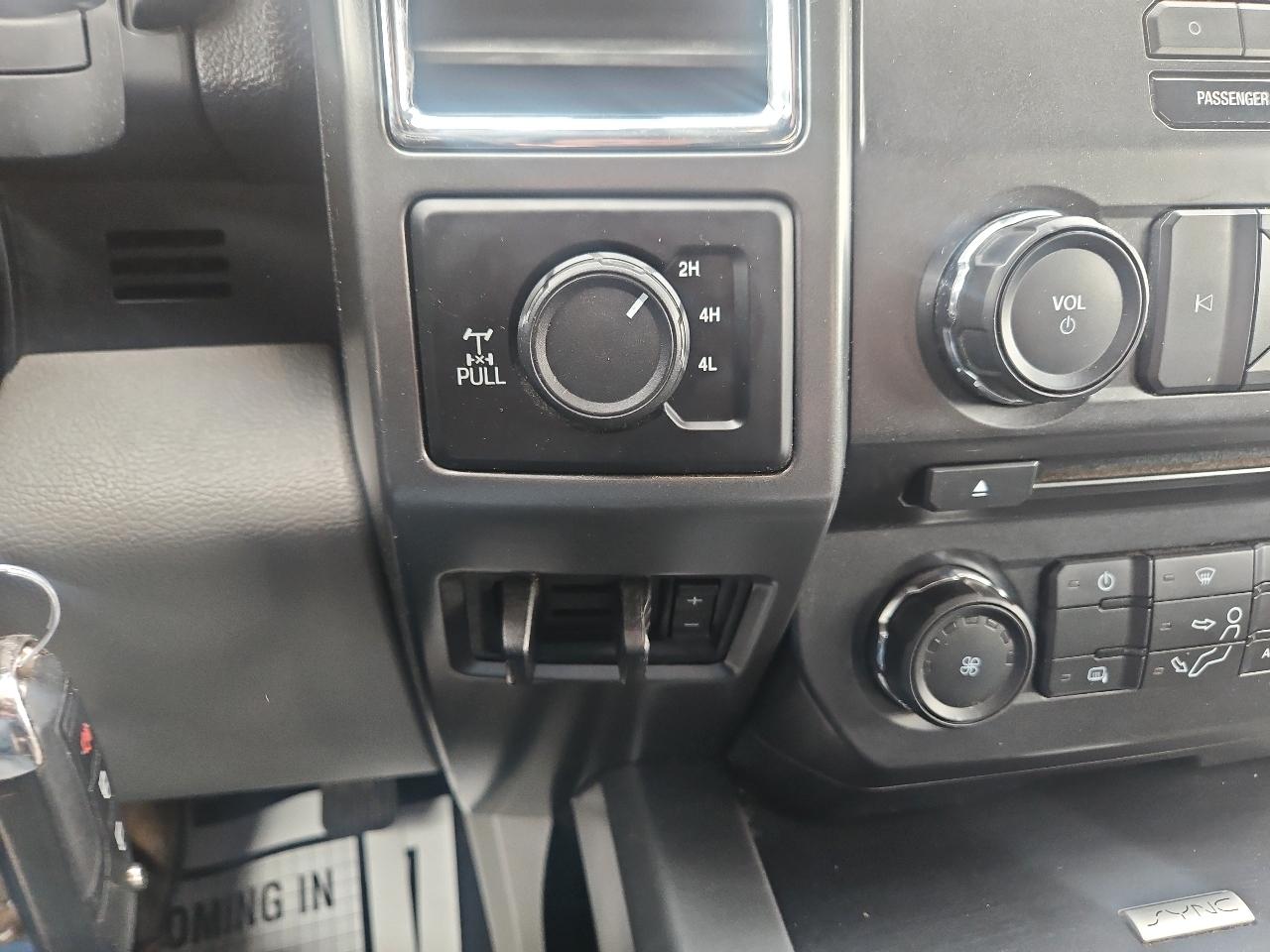 Ford Super Duty F-250 SRW XLT 4WD SuperCab 6.75' Box 2017